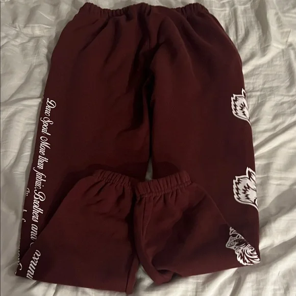 Darc Sport Wolves Women’s Burgundy Joggers Size Small - Picture 4 of 7
